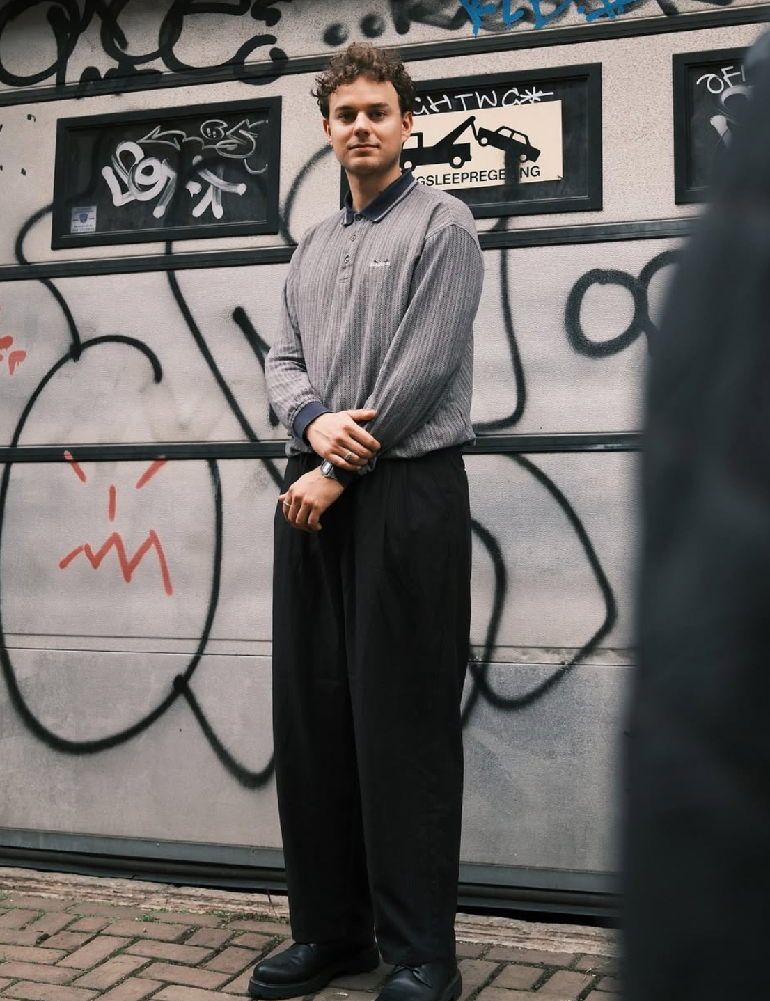 an image of an artist